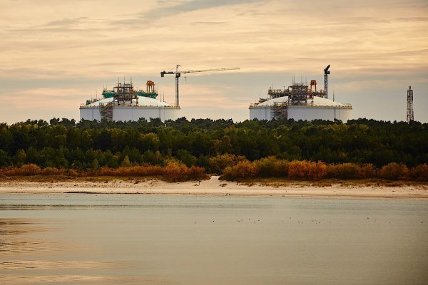 Umowa na dostawę nowych regazyfikatorów dla terminalu LNG