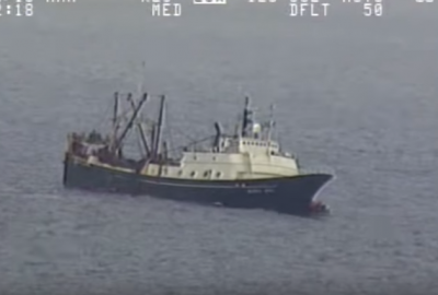 Czterdzieści sześć osób uratowanych ze statku rybackiego na Morzu Beringa
