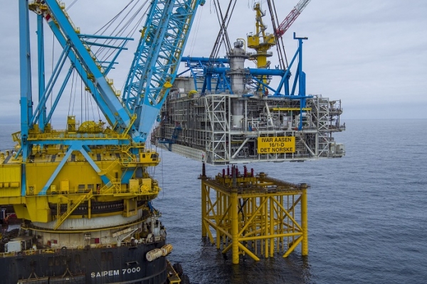 Zobacz montaż topsides platformy Ivar Aasen [VIDEO]