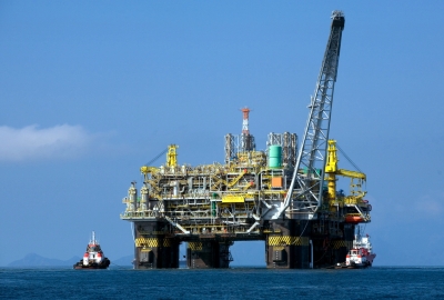 platforma wiertnicza - baryłka ropy 