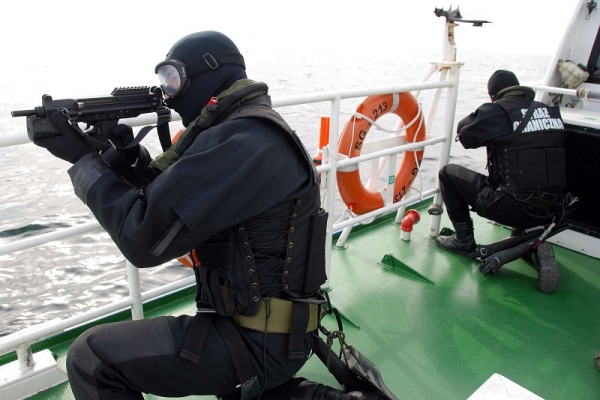 Podwyższony stan bezpieczeństwa na polskich statkach